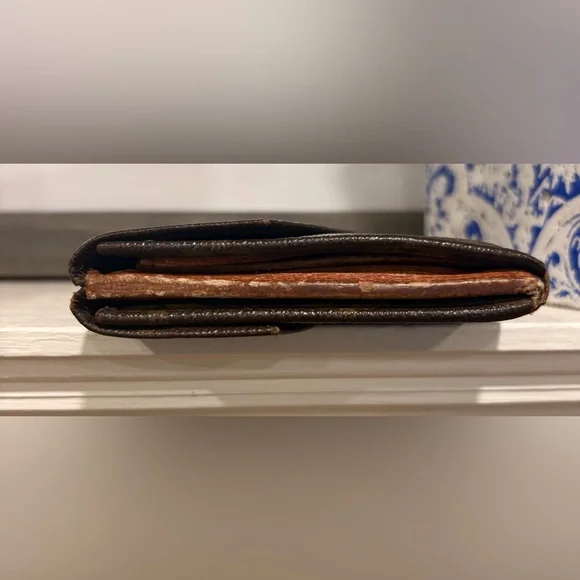 Authentic Vintage Louis Vuitton Monogram Wallet - Picture 10 of 14